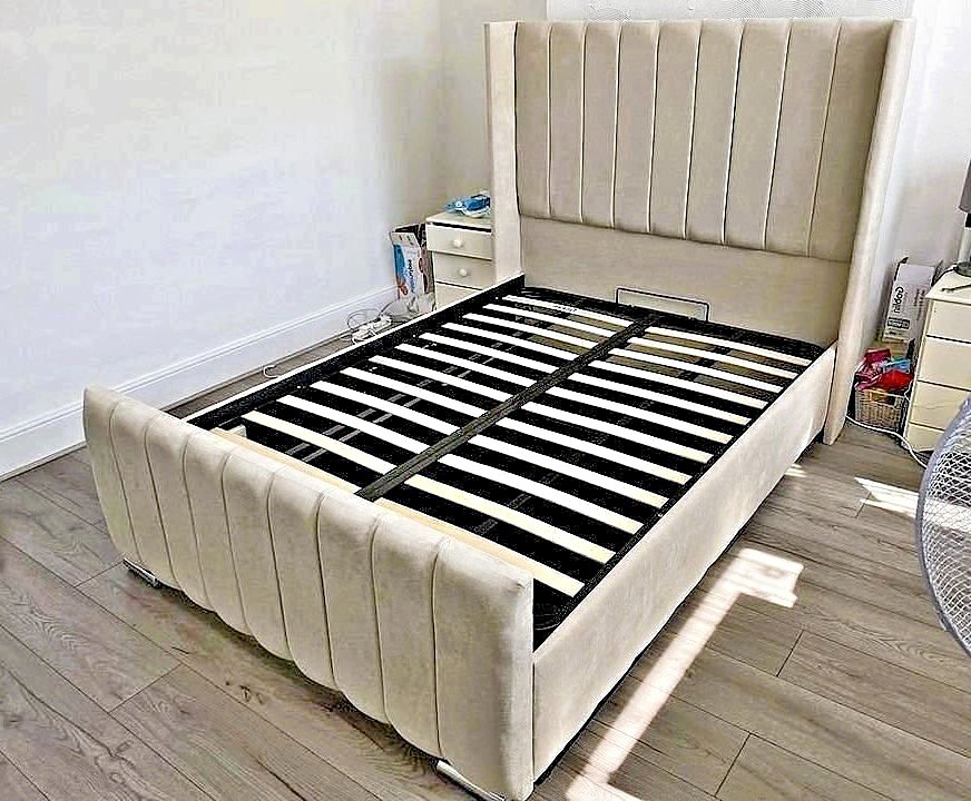 Arizona Diamond Tufted Bed UK | Crystal Button Design | Shop Online | Free Delivery - Double Beds UK